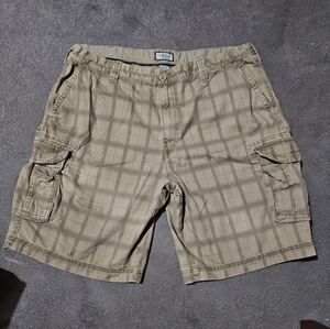 Izod Tan Cargo Shorts Lightweight Casual Wear